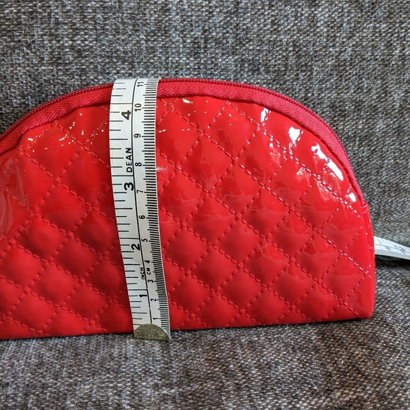 Free With Purchase - Picture 2 of 3